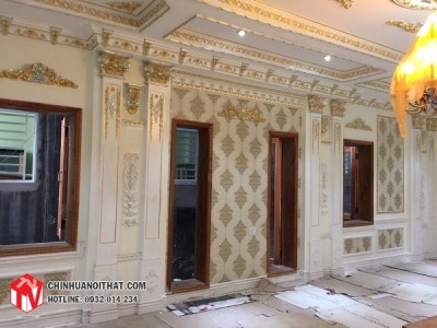 Ttrang trí cột, phào dát vàng phòng khách